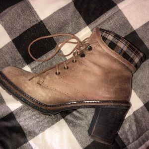 ⭐️LAST CALL⭐️Heeled combat boots